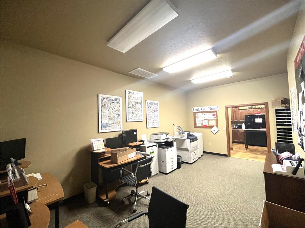 1716 S Post Road Property Photo 15