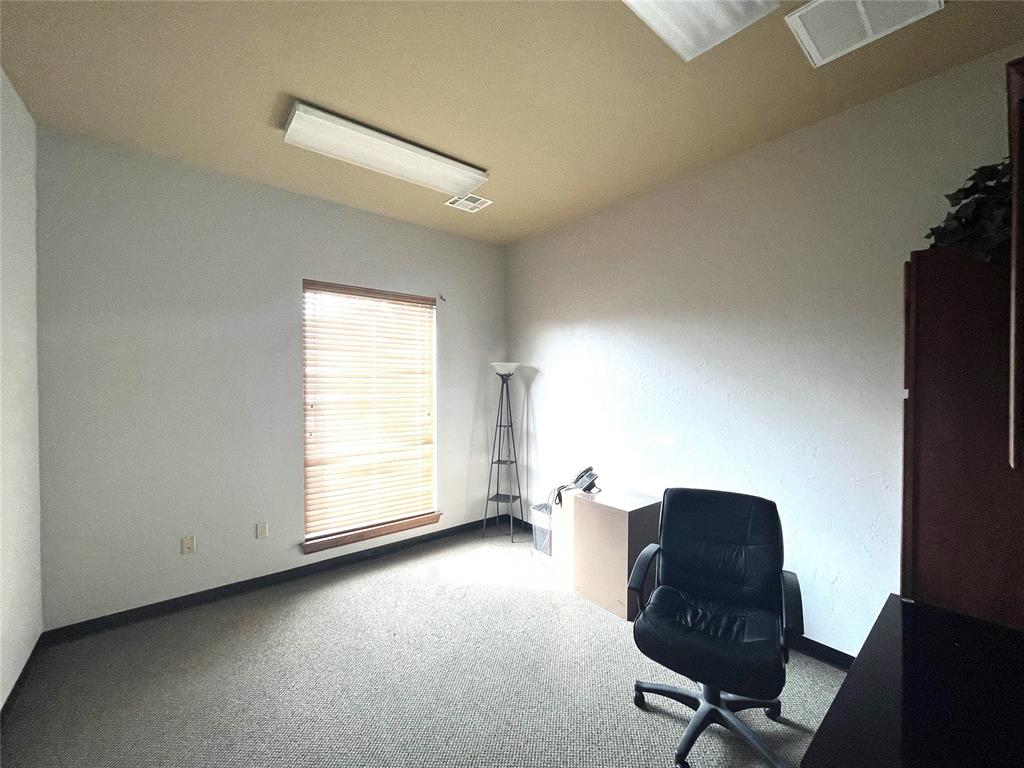 1716 S Post Road Property Photo 22