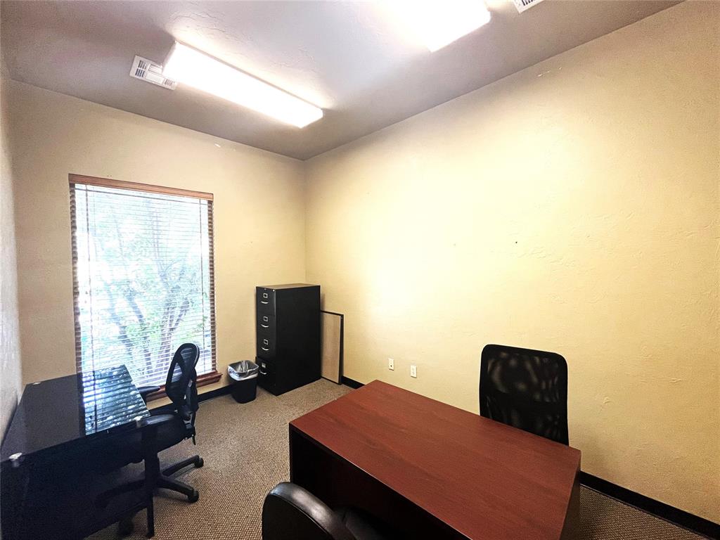 1716 S Post Road Property Photo 24
