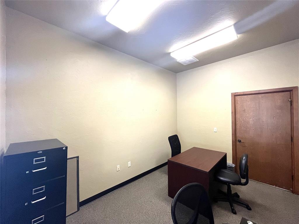1716 S Post Road Property Photo 25