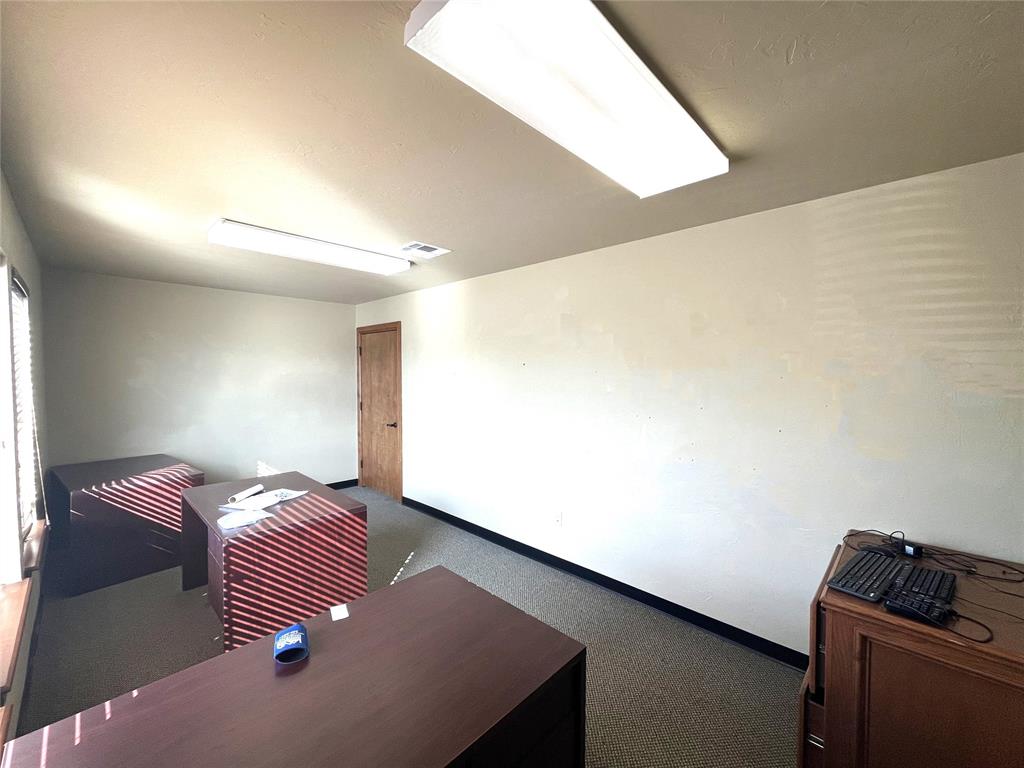 1716 S Post Road Property Photo 30