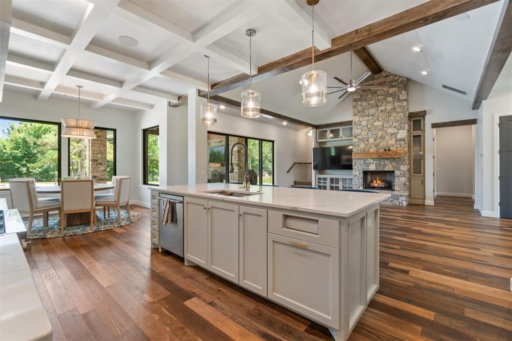 834 Tall Pines Drive Property Photo 5