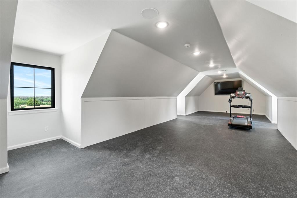 834 Tall Pines Drive Property Photo 16