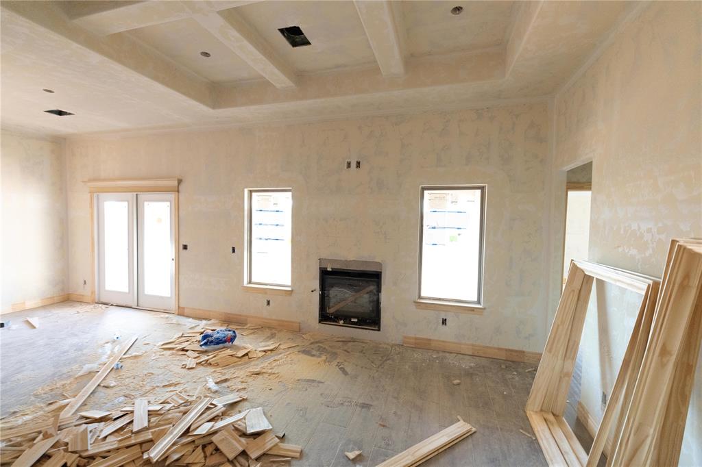 8241 Mountain Oak Drive Property Photo 3
