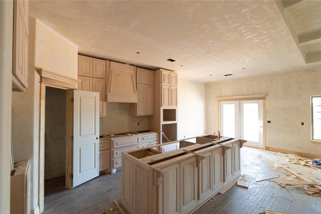 8241 Mountain Oak Drive Property Photo 5