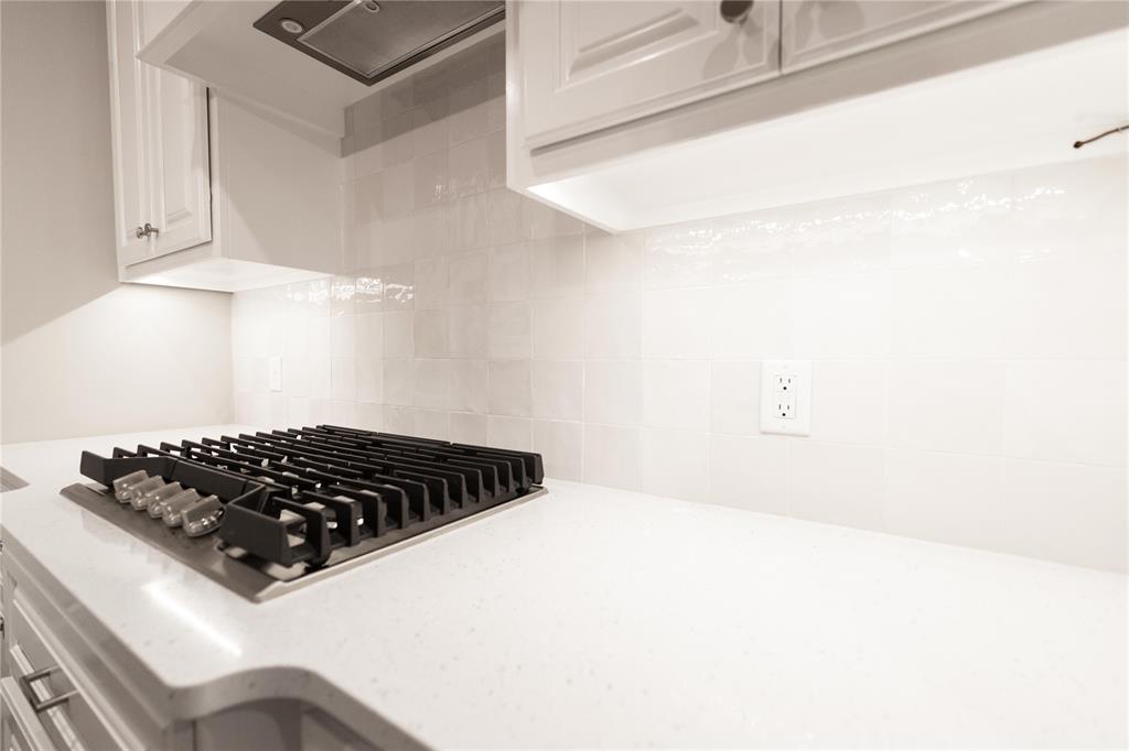 8241 Mountain Oak Drive Property Photo 7