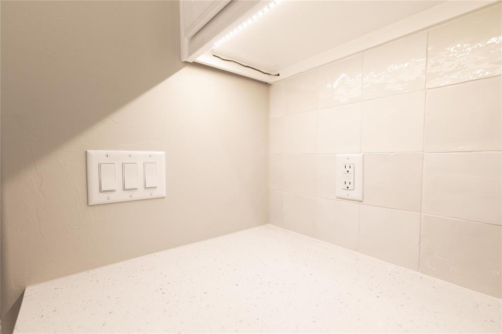 8241 Mountain Oak Drive Property Photo 8