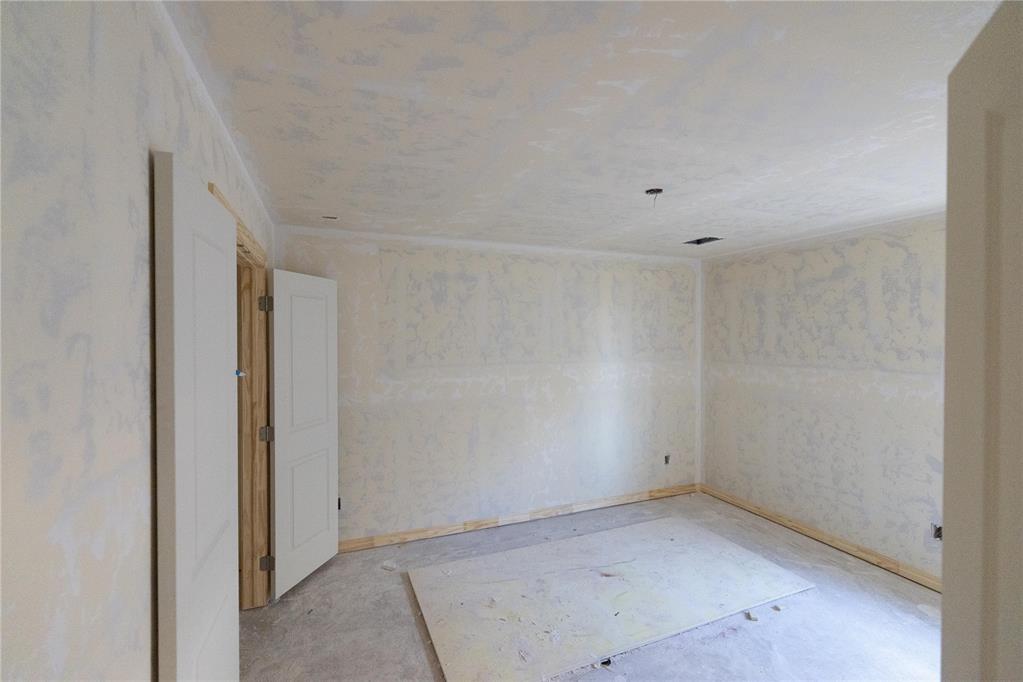 8241 Mountain Oak Drive Property Photo 9