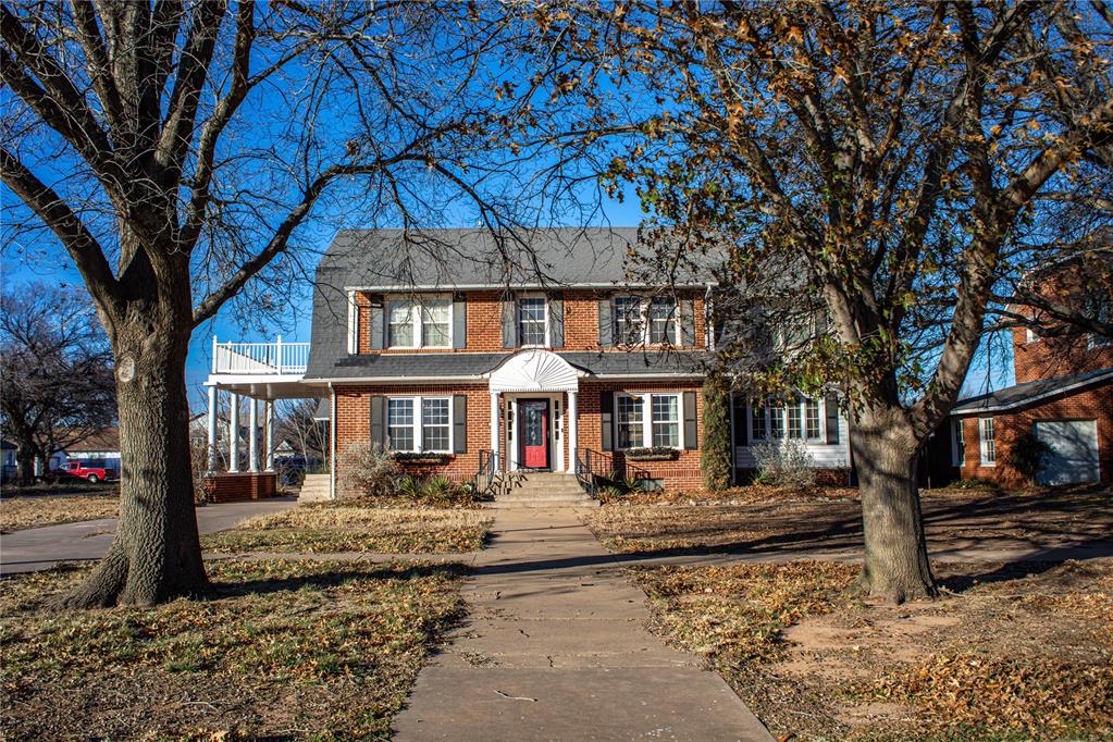 505 W Lincoln Street Property Photo 2