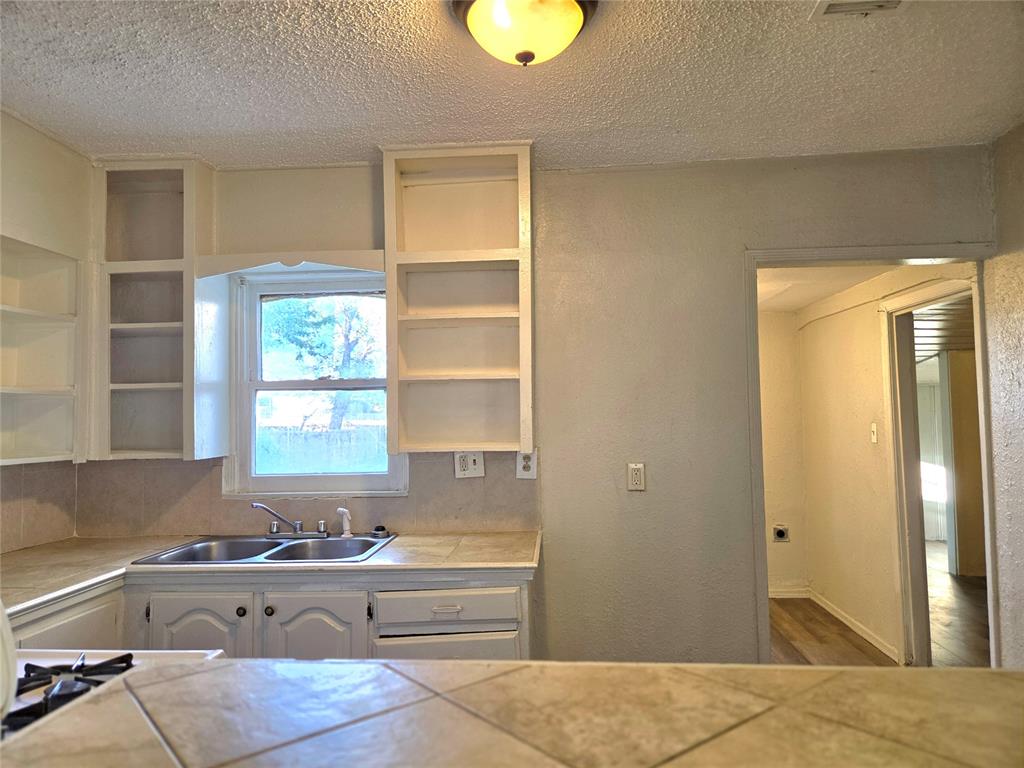 5843 Nw 24th Street Property Photo 10