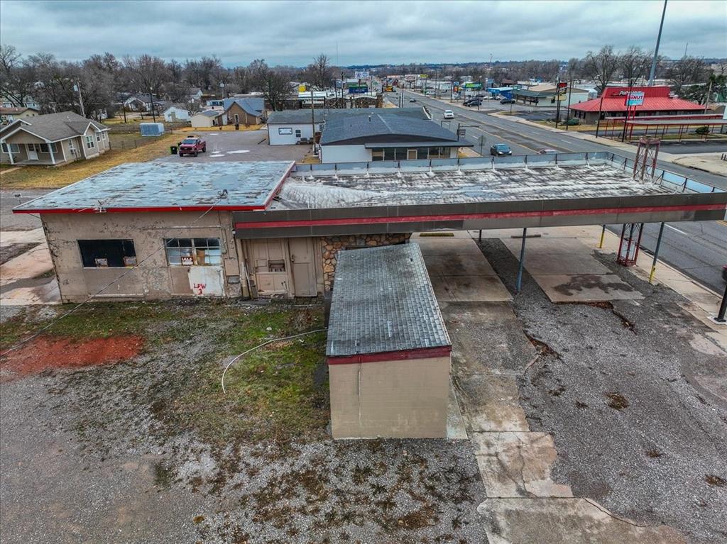 330 S Green Avenue Property Photo 3