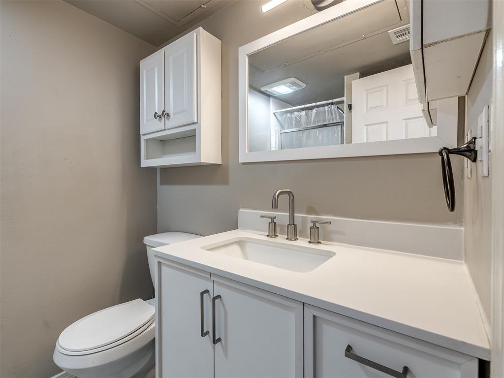 11530 N May Avenue D303 Property Photo 21