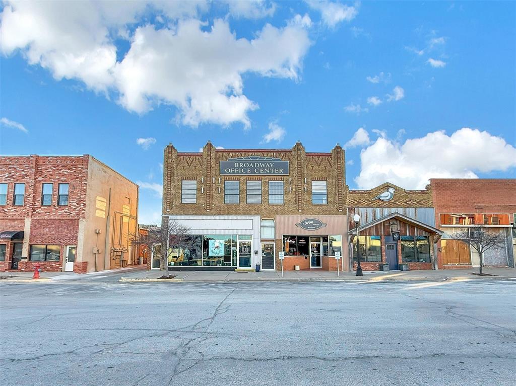 114 W Broadway Avenue Property Photo 4