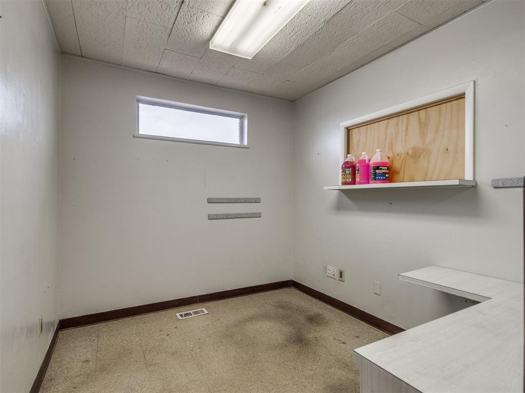 5835 S Pennsylvania Avenue Property Photo 6