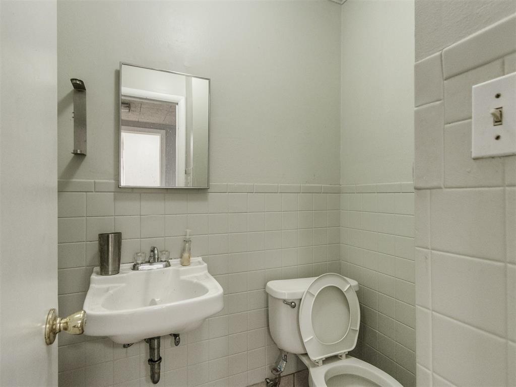 5835 S Pennsylvania Avenue Property Photo 9