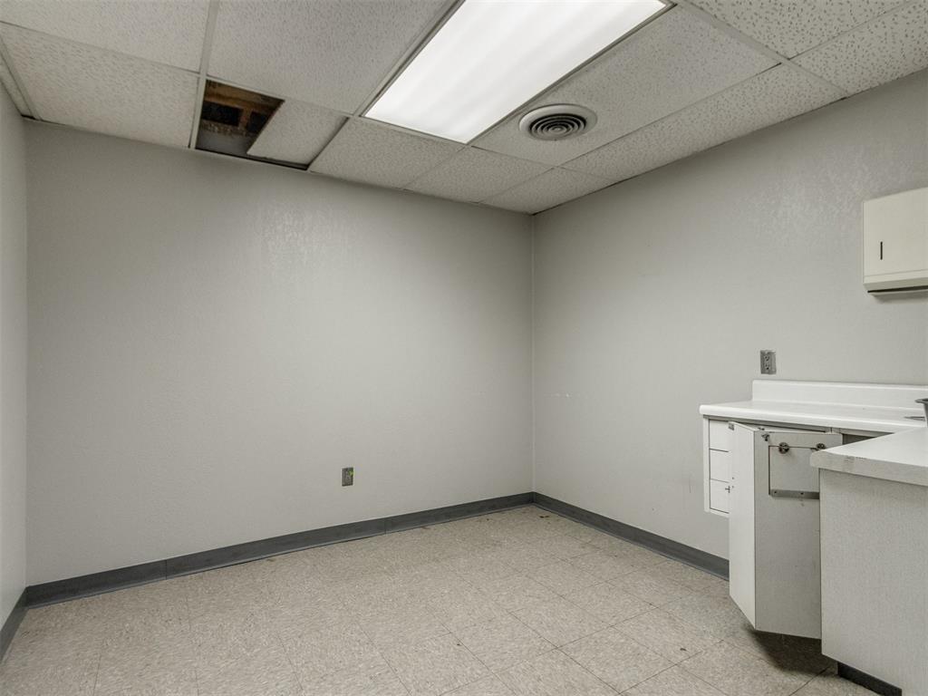5835 S Pennsylvania Avenue Property Photo 16