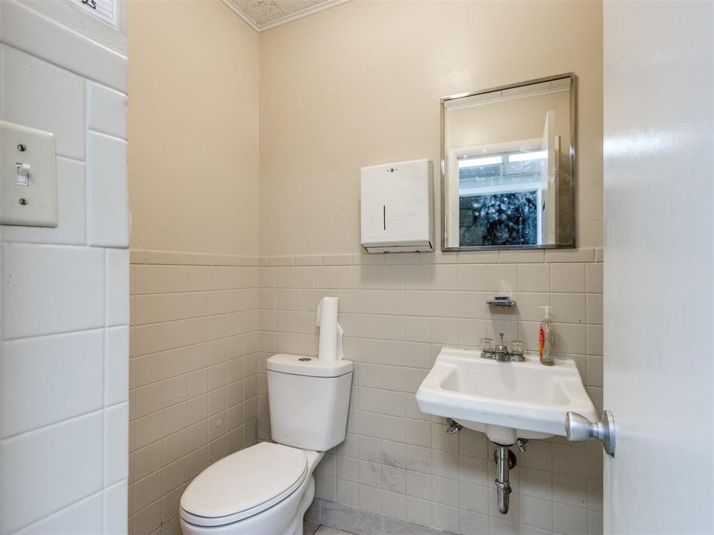 5835 S Pennsylvania Avenue Property Photo 18