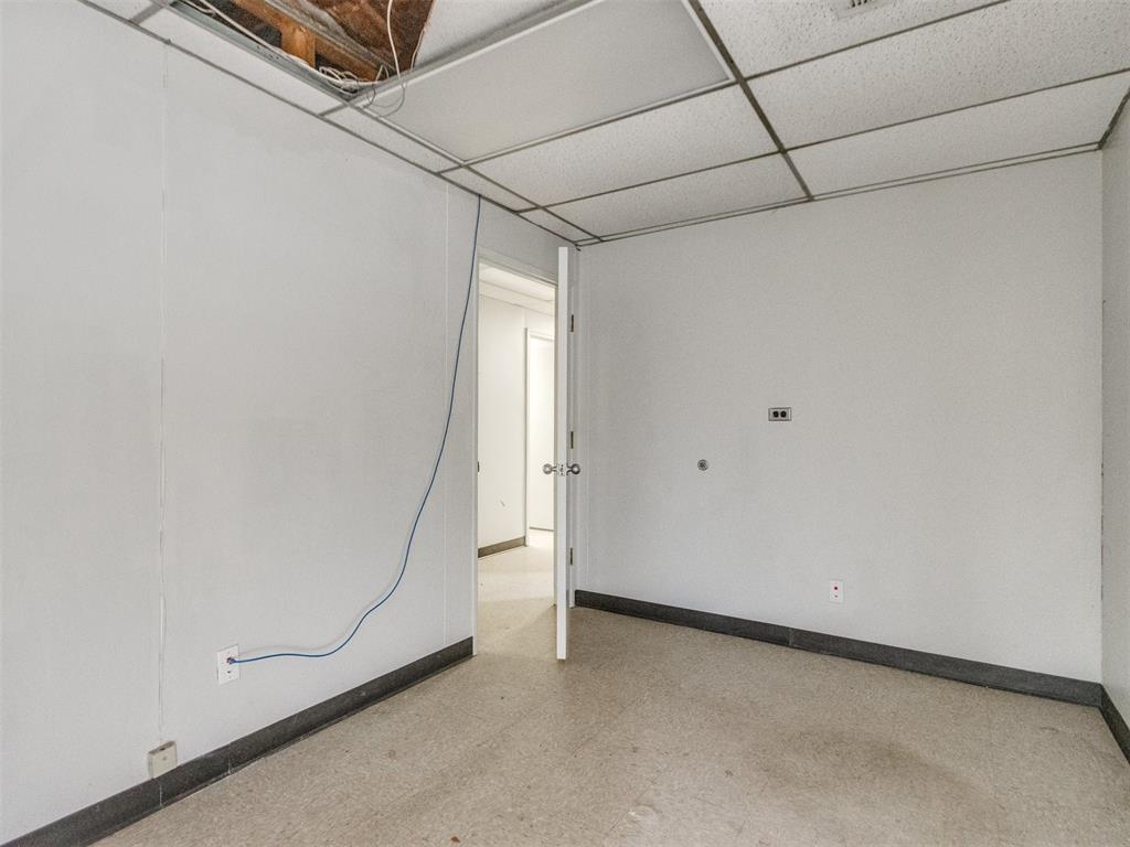 5835 S Pennsylvania Avenue Property Photo 32