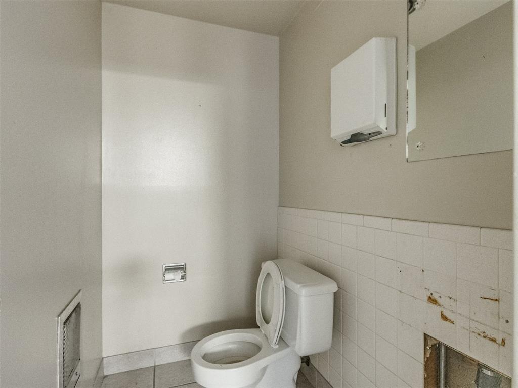 5835 S Pennsylvania Avenue Property Photo 34