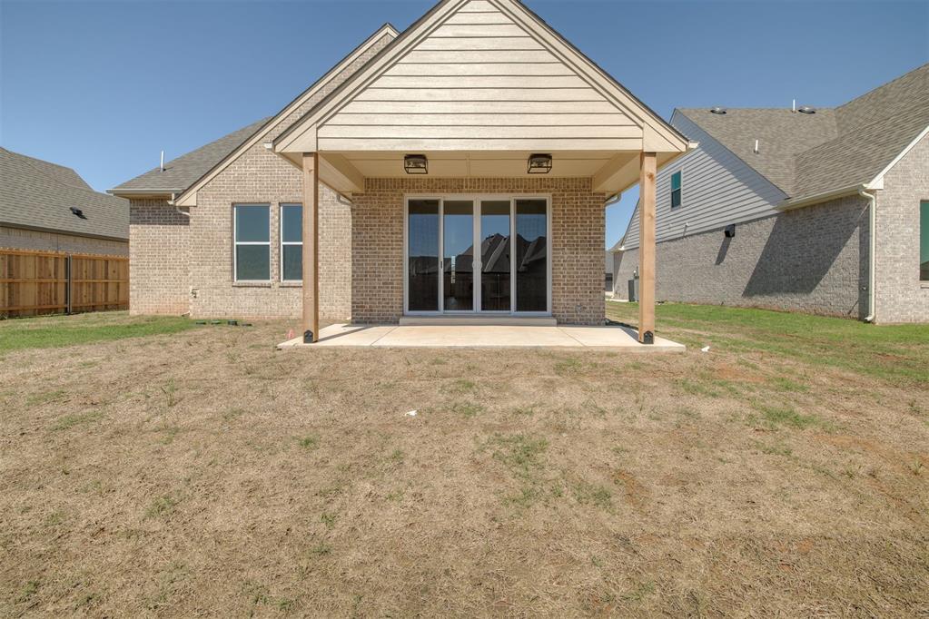 2140 Josslyn Place Property Photo 6