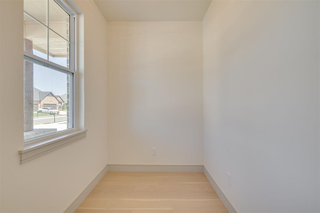2140 Josslyn Place Property Photo 9