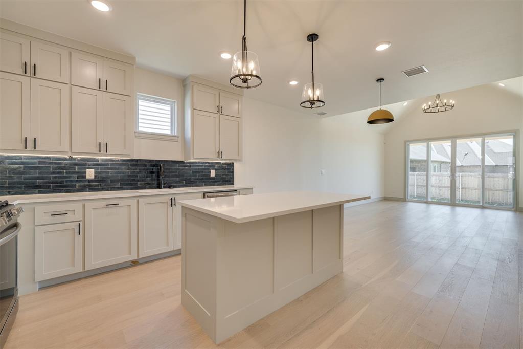 2140 Josslyn Place Property Photo 12