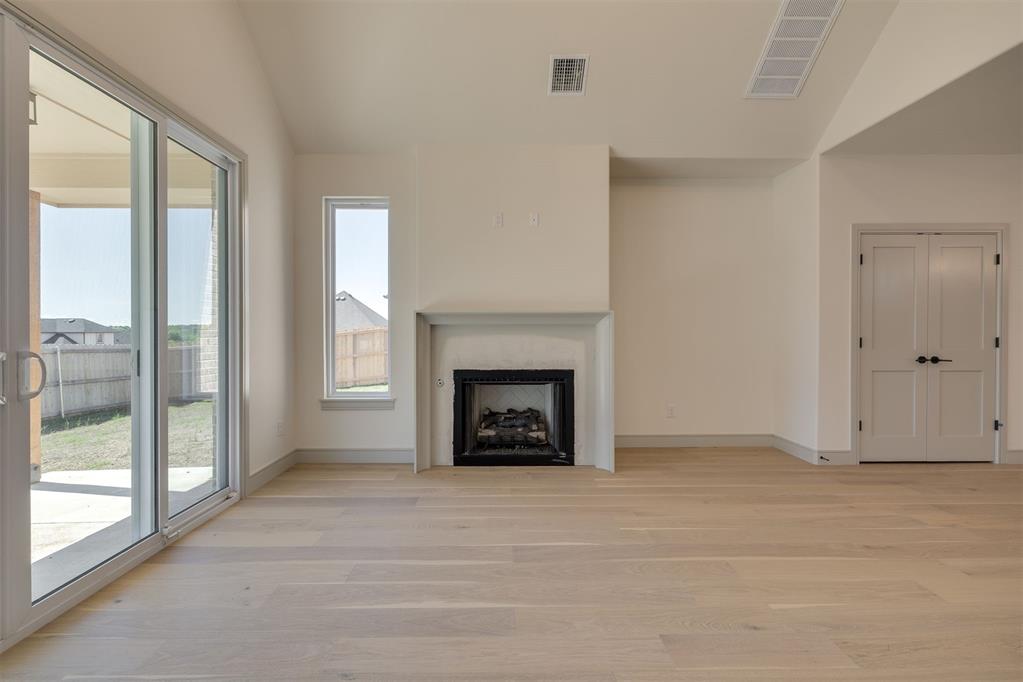 2140 Josslyn Place Property Photo 14
