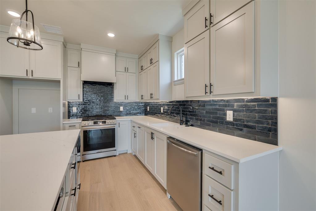 2140 Josslyn Place Property Photo 17