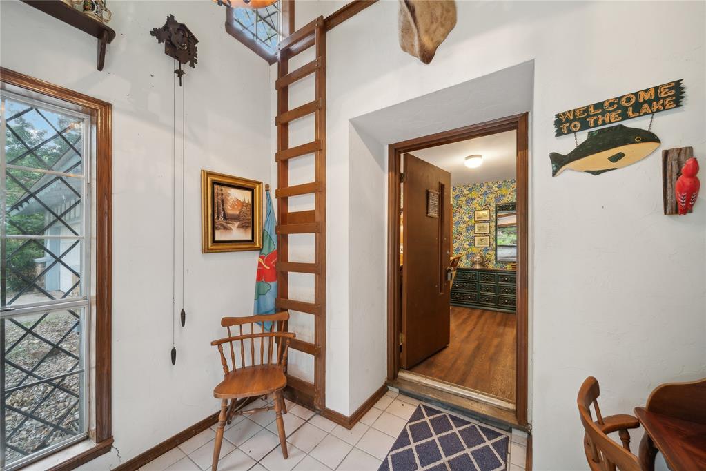 1392 Robin Hood Road Property Photo 4