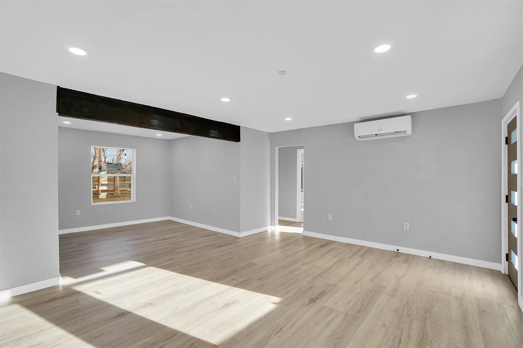 1125 Maple Street Property Photo 6