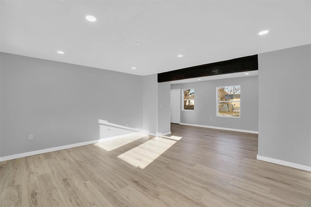 1125 Maple Street Property Photo 7