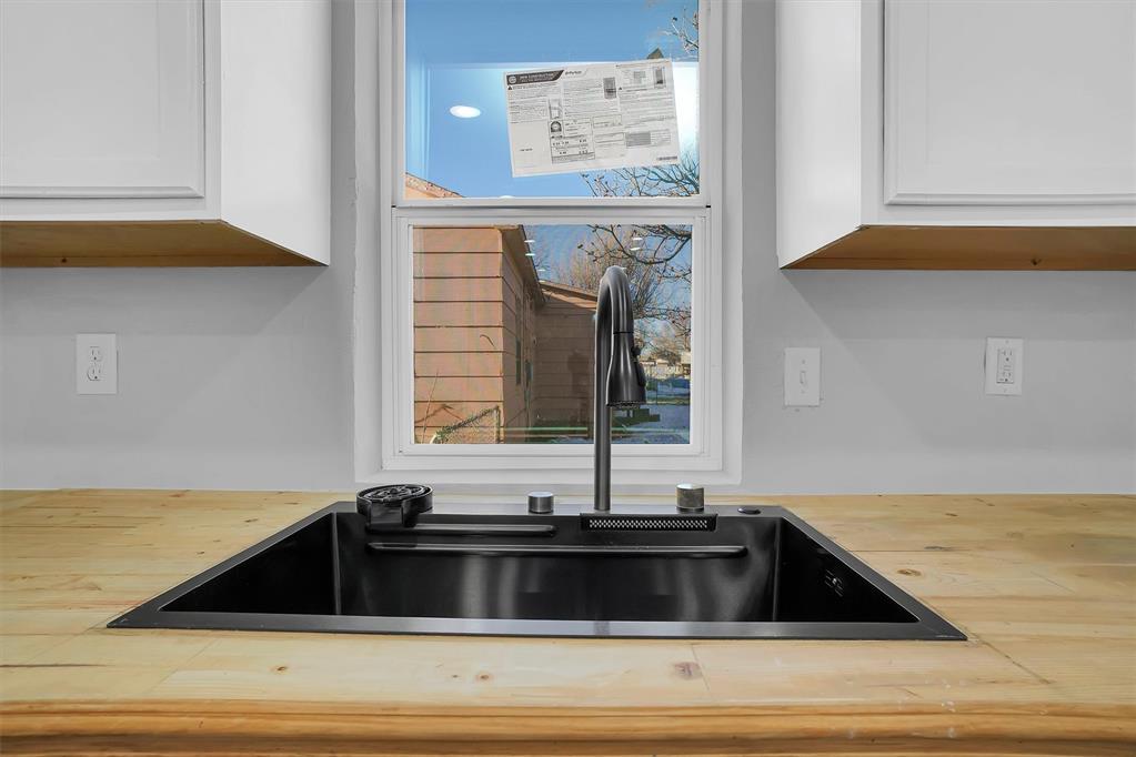 1125 Maple Street Property Photo 15