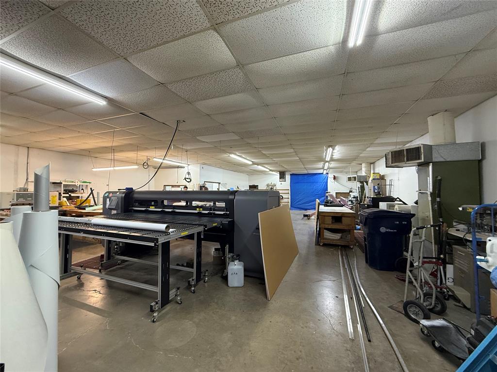 905 Nw 74th Street Property Photo 16