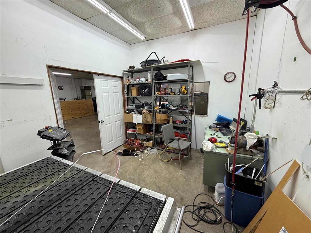 905 Nw 74th Street Property Photo 26