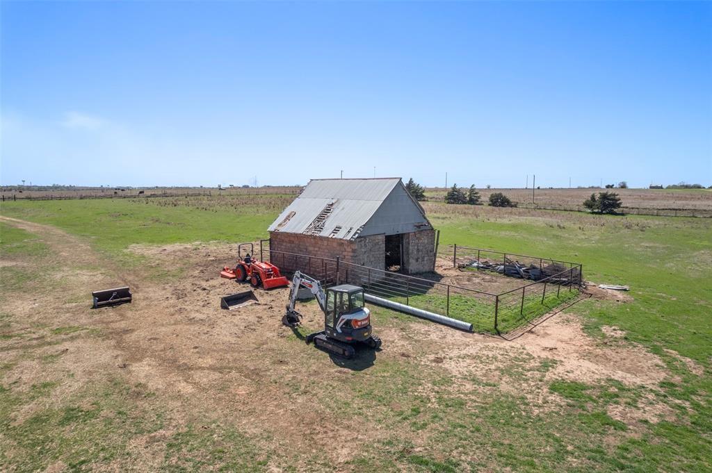 9073 Knob Hill Property Photo 7