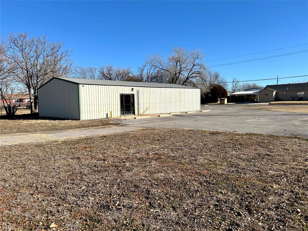 323 S Randall Road Property Photo 3