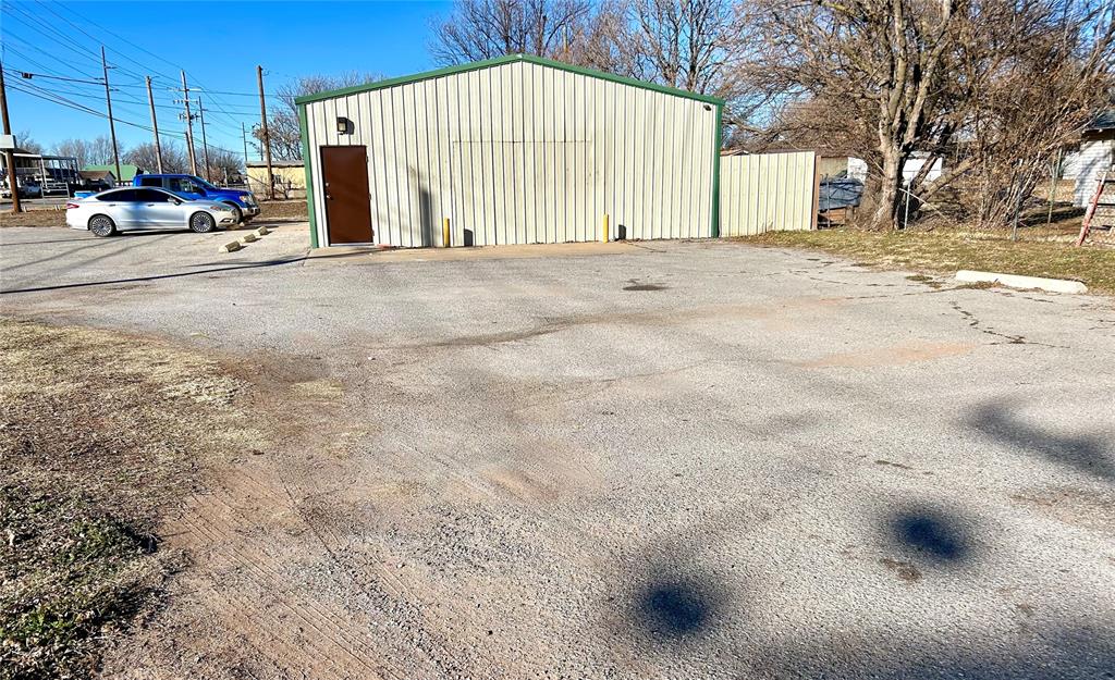 323 S Randall Road Property Photo 4