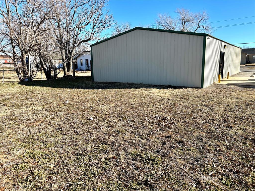 323 S Randall Road Property Photo 14