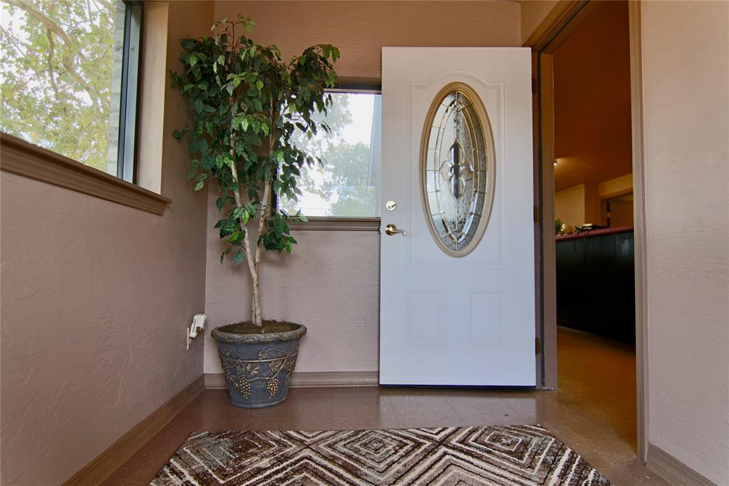 101 S Randall Avenue Property Photo 3