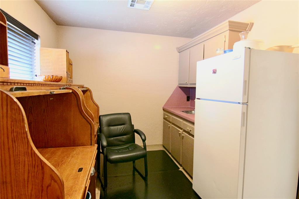 101 S Randall Avenue Property Photo 8