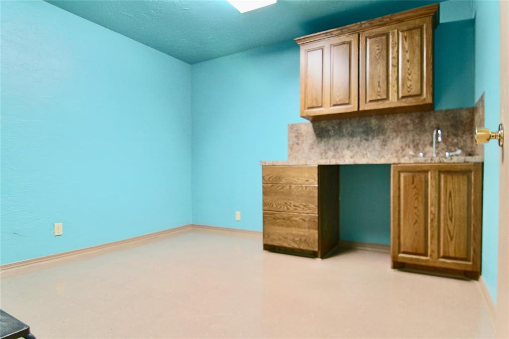 101 S Randall Avenue Property Photo 16