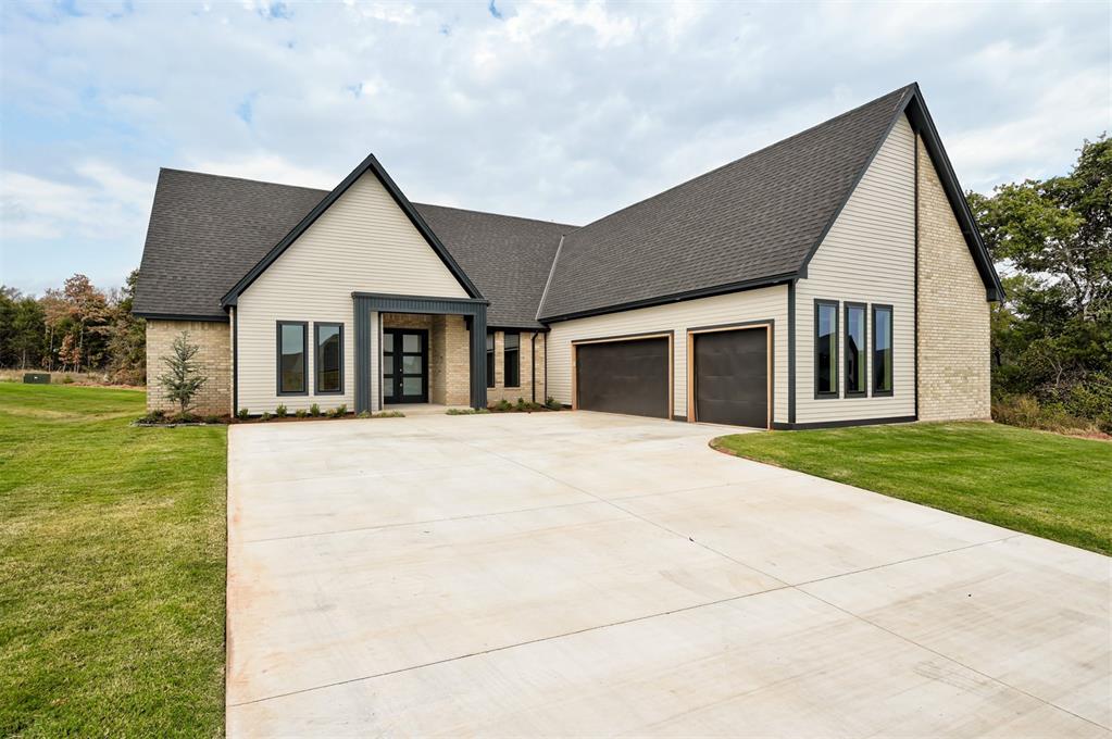 4617 Maple Ridge Drive Property Photo 4