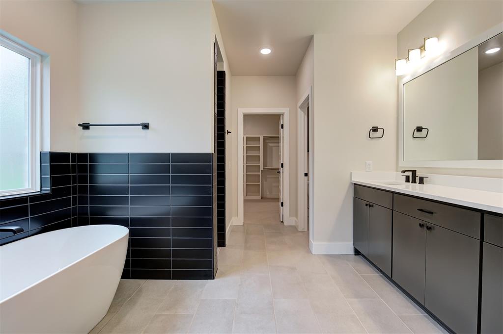 4617 Maple Ridge Drive Property Photo 24