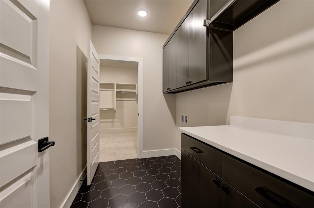 4617 Maple Ridge Drive Property Photo 32