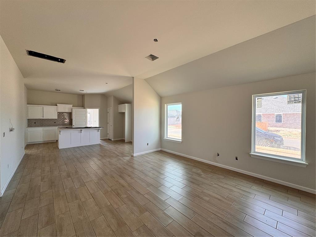 3324 Nw 181st Street Property Photo 4