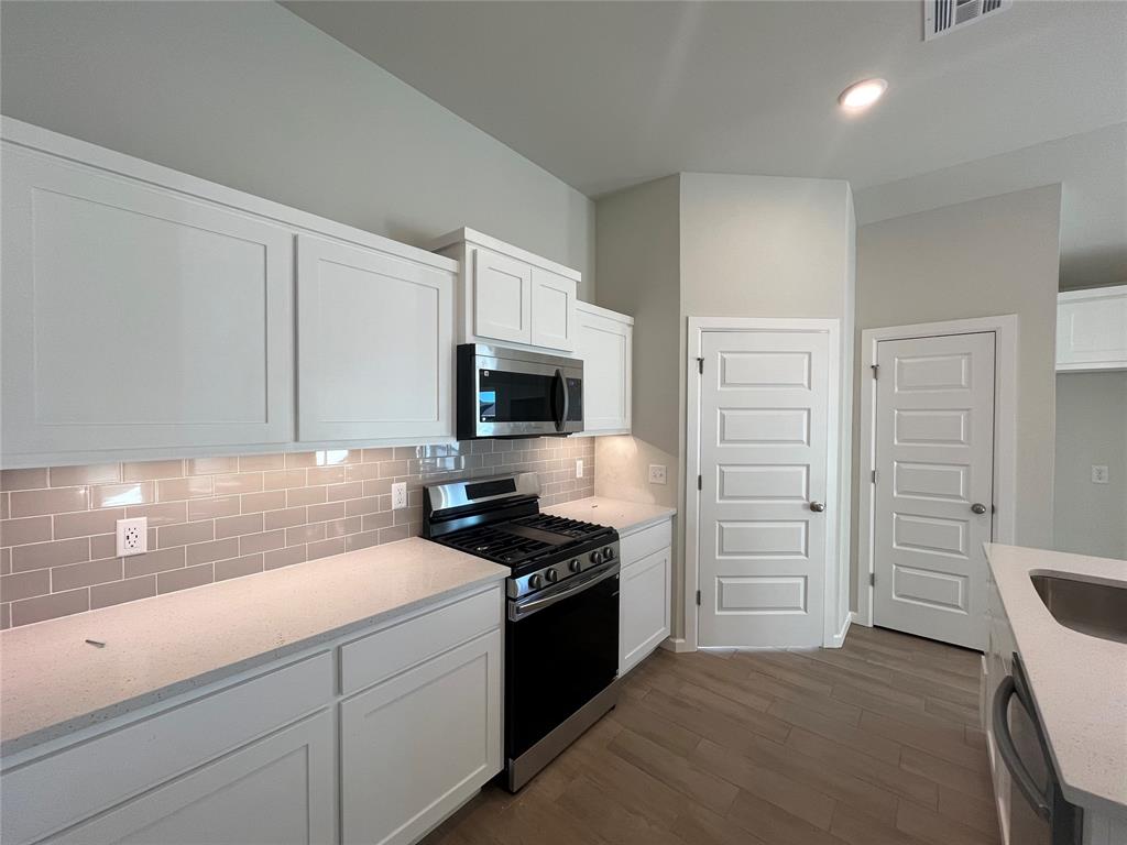 3324 Nw 181st Street Property Photo 5