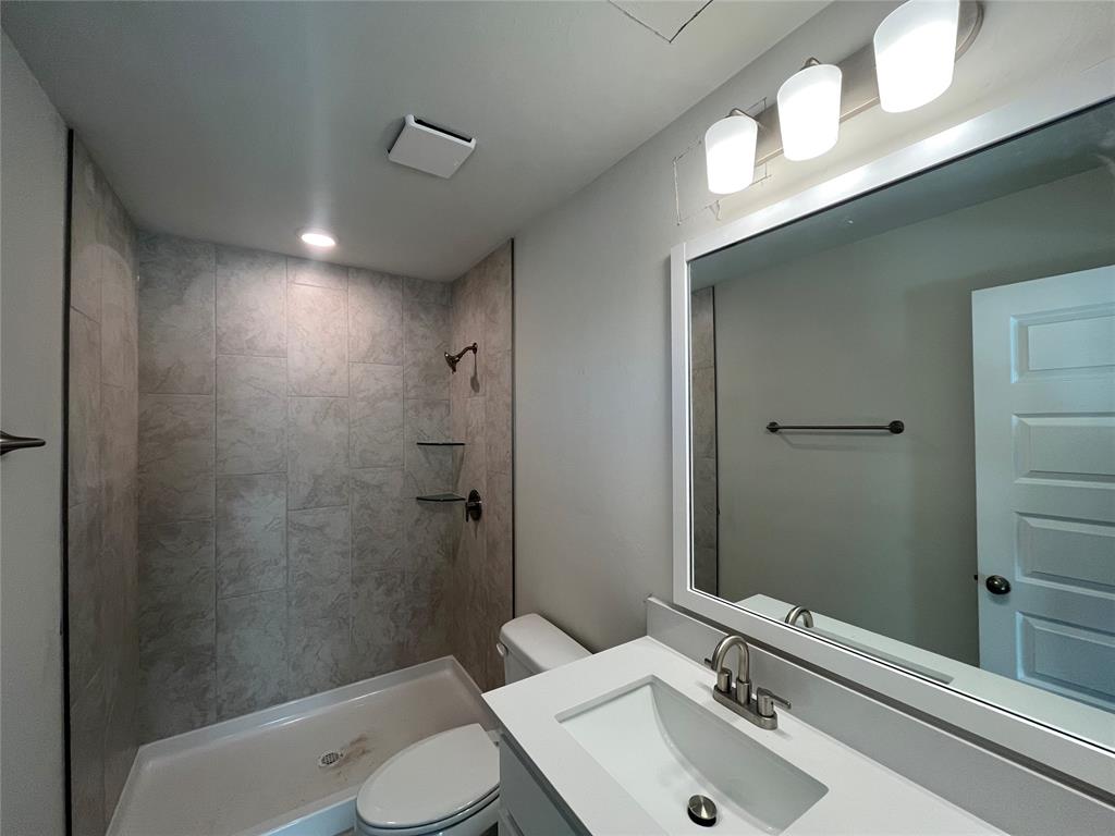 3324 Nw 181st Street Property Photo 9