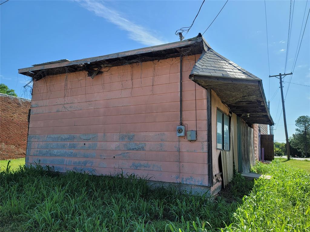217 S Main Street Property Photo 4