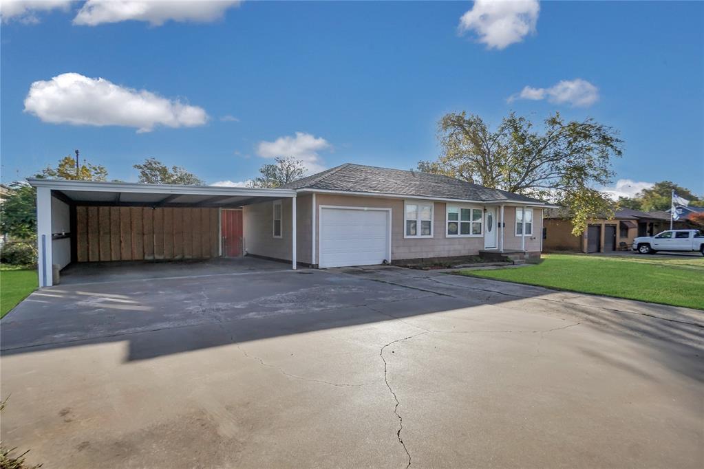 512 N Randlett Street Property Photo 3