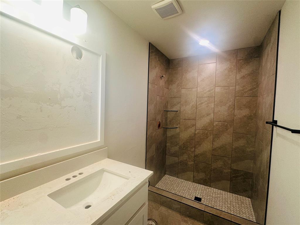 1105 Sw 139th Street Property Photo 8